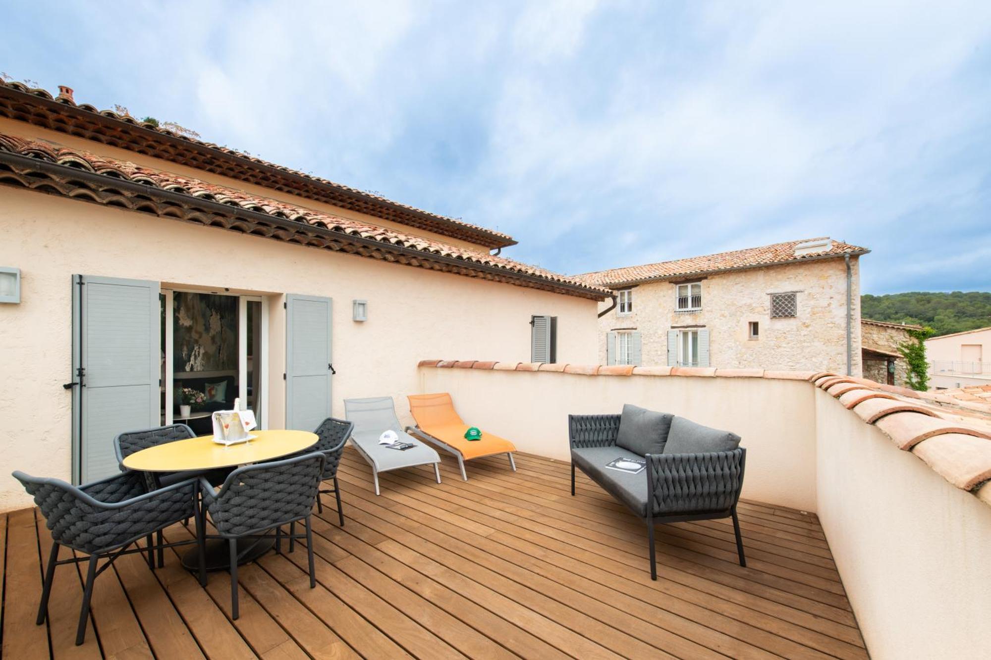 Hotel Golf & Spa Chateau De La Begude The Originals Collection Valbonne Exterior foto
