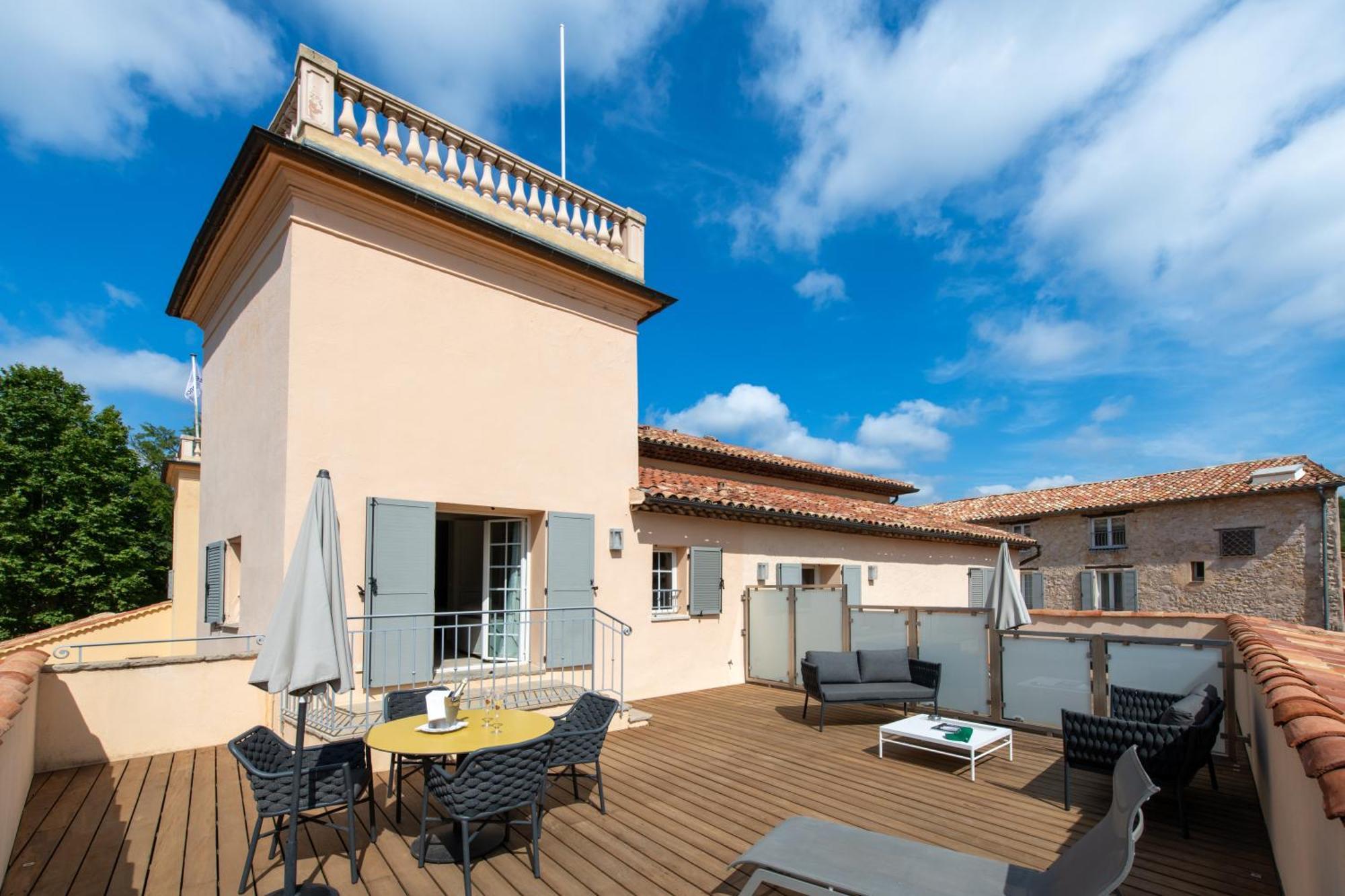 Hotel Golf & Spa Chateau De La Begude The Originals Collection Valbonne Exterior foto